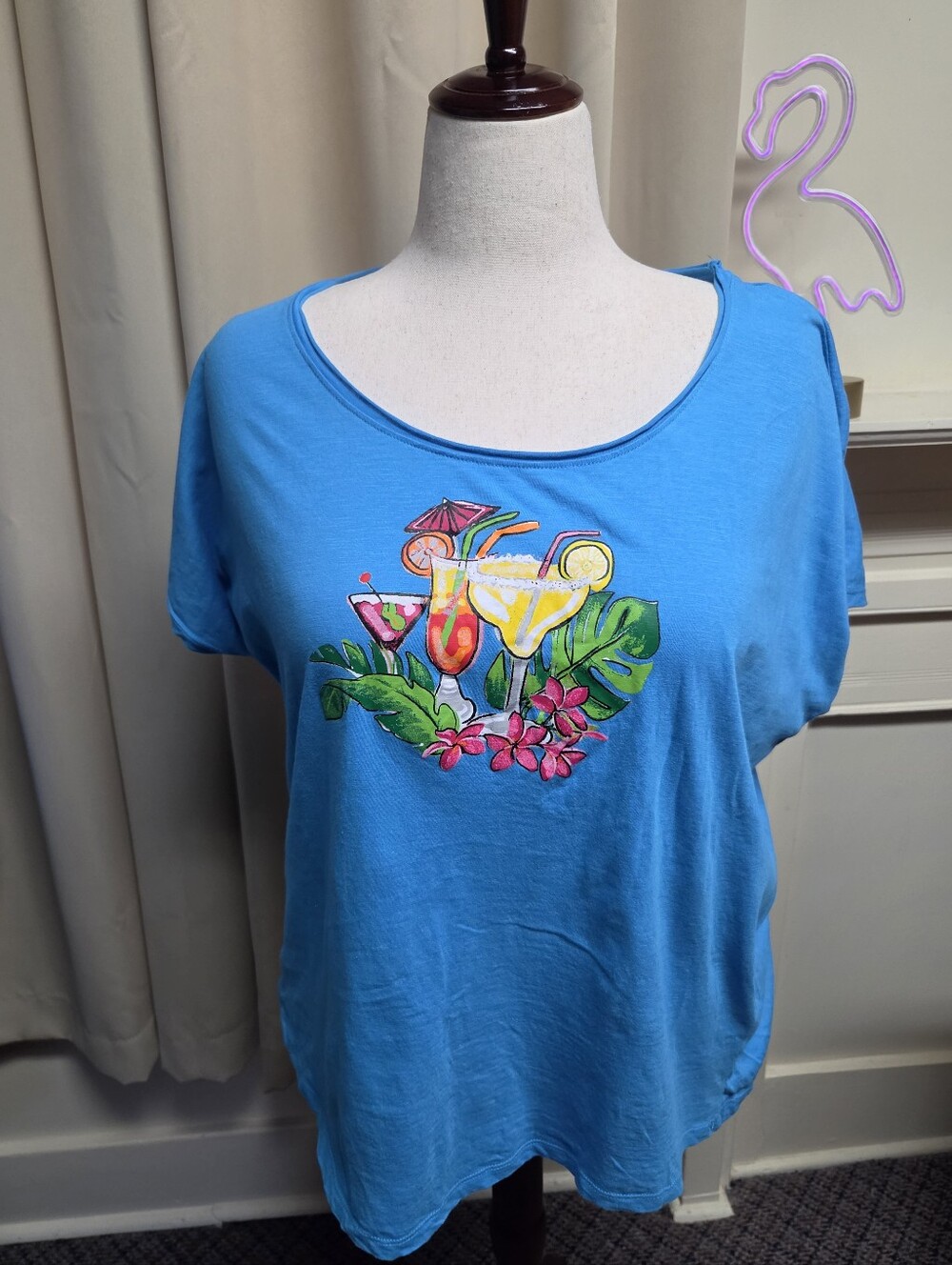 Kiwi Fresh Blue Tropical Cocktail Graphic Tee - Women Size 1X